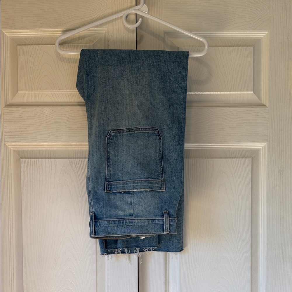 Favorite Daughter Light Blue Cropped Jeans - Picture 4 of 5